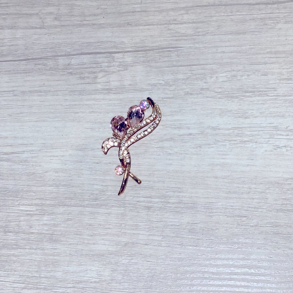 Accessories - Brooch